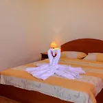 вероника 4*