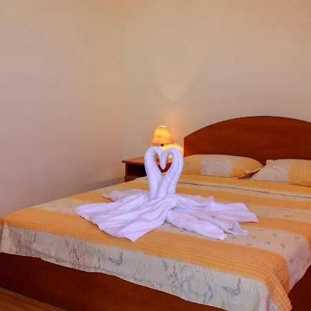 вероника 4*